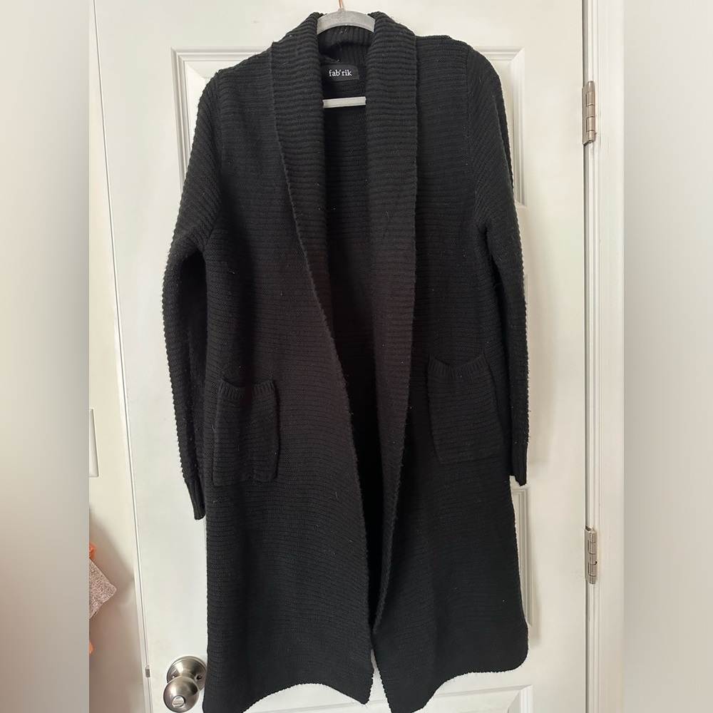 Fab’rik sweater cardigan
Size M
Color black